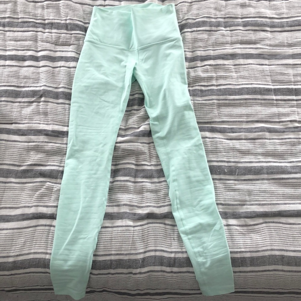 Lululemon wunder under